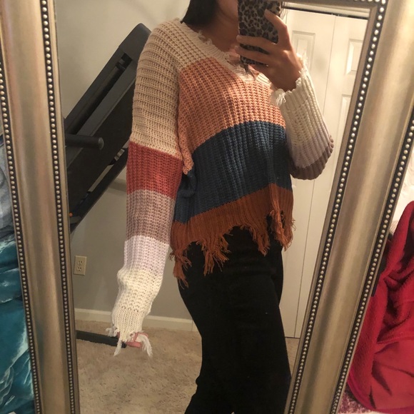 Multi color distressed sweater - Picture 2 of 4
